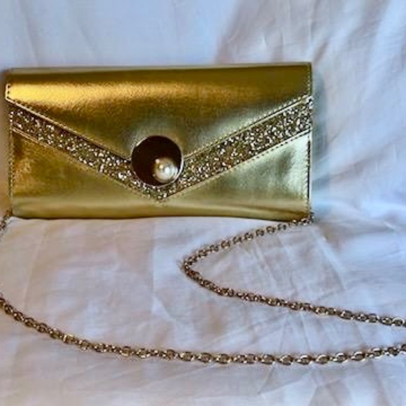 💲SALE💲 NWT Gold Handbag with Goldtone Chain Strap - Picture 2 of 4